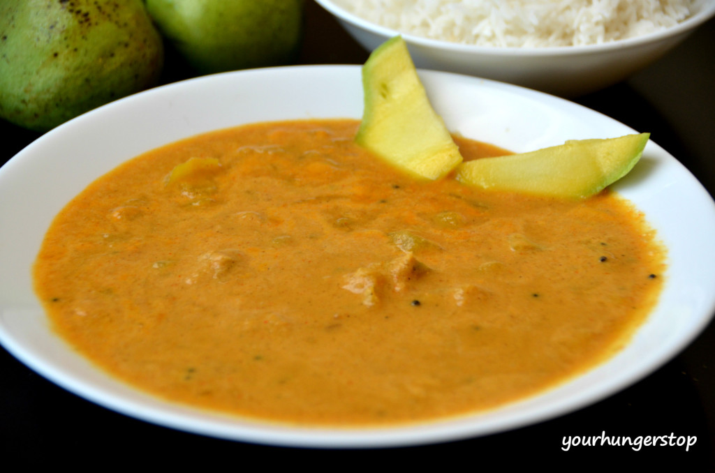 Amlechi Uddamethi (Goan Raw Mango Curry)